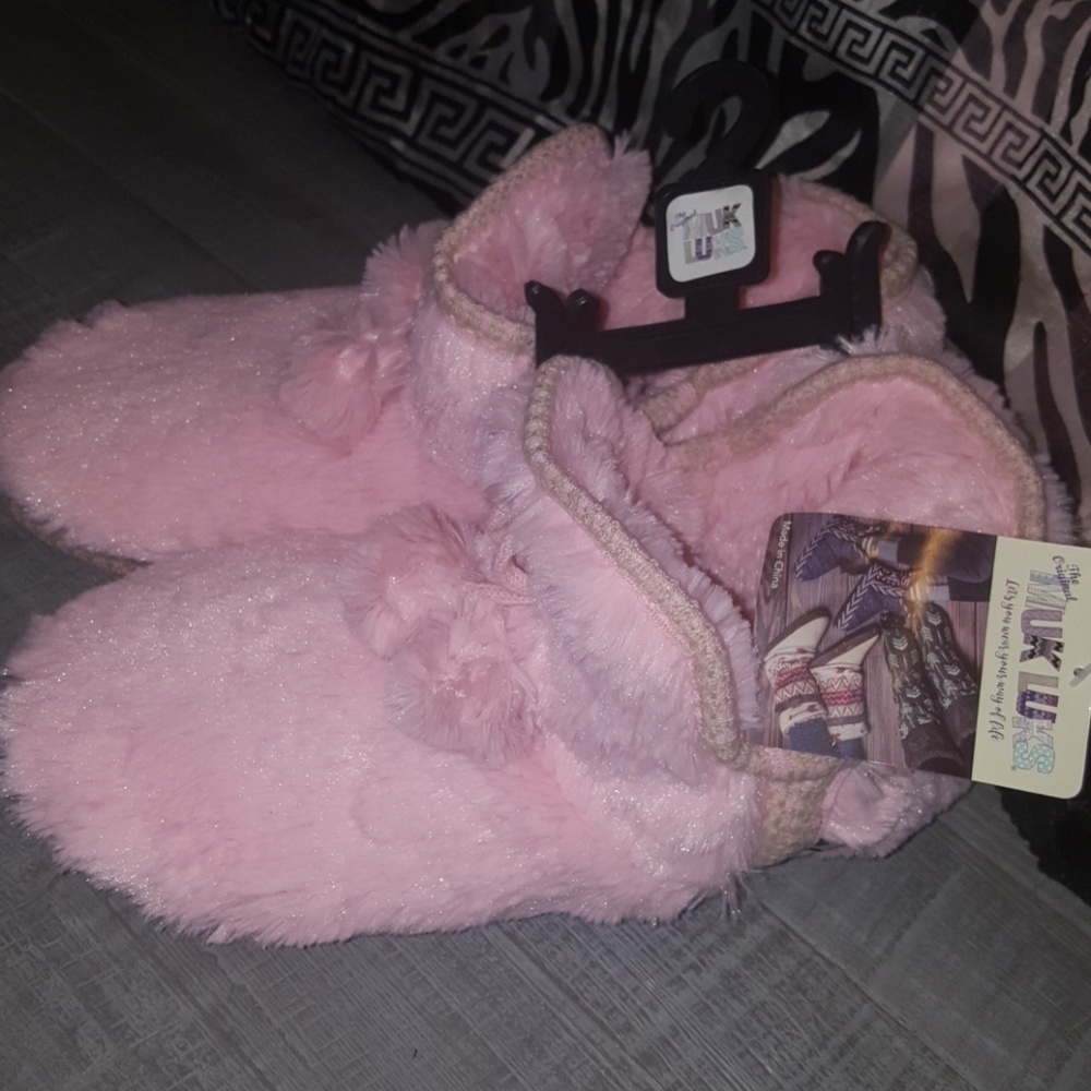 MUK LUKS super soft bootie slippers - Picture 2 of 3